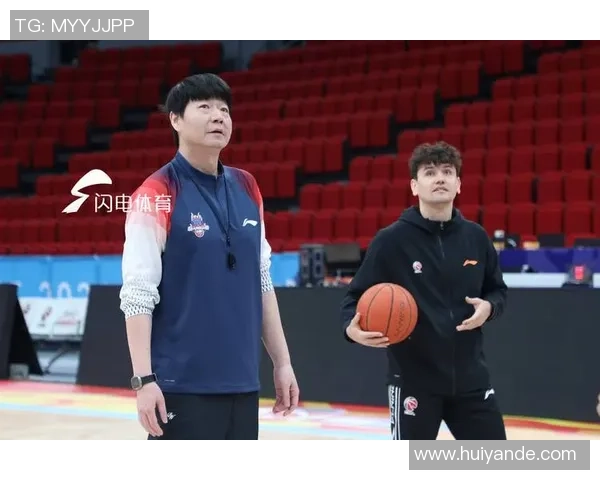 邱彪赞扬队员全力以赴的拼搏精神表达深切欣慰与肯定之情